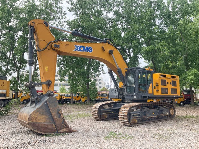 2020 XCMG XE750G Tracked Excavator