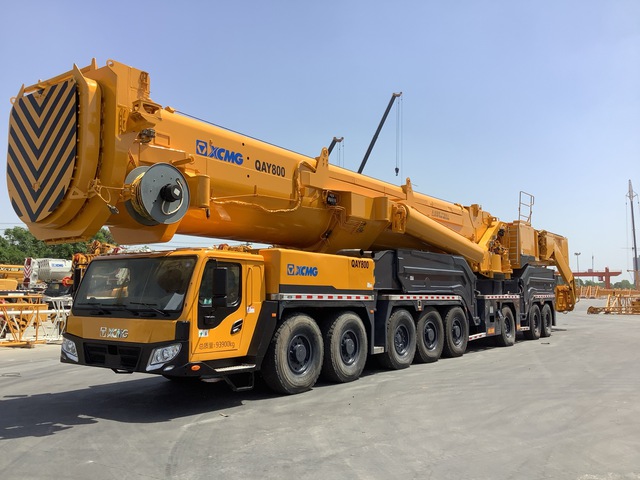 2014 XCMG QAY800 800 ton 8 Axle 16x8x16 All Terrain Crane